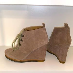 Amazing quality Steve Madden wedge booties